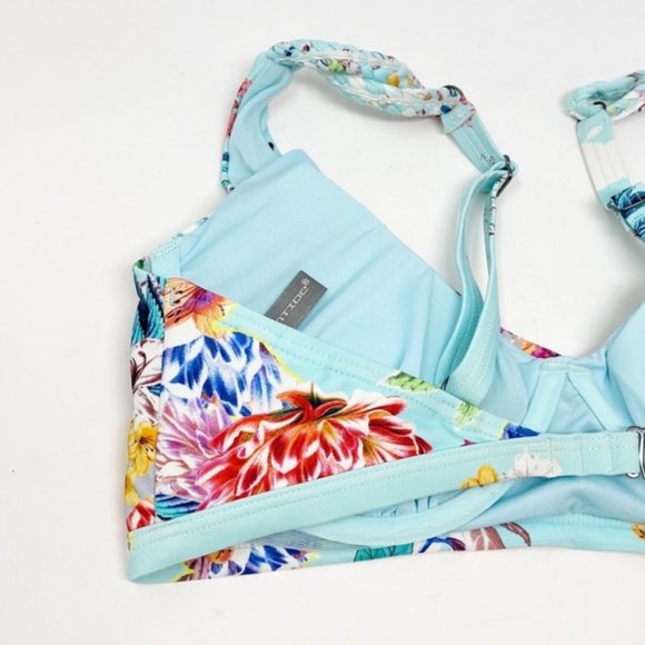 Moontide | Floral Bikini Top Size 30 D / DD - Picture 6 of 9